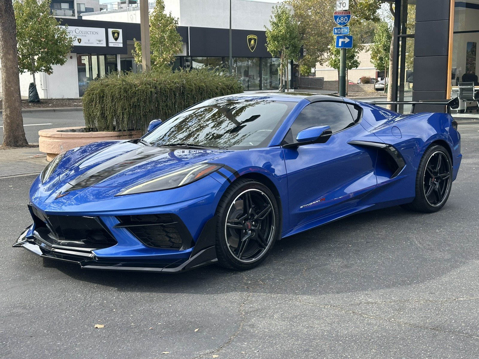 Used 2023 Chevrolet Corvette Stingray Coupe w/ Z51 Performance Package RWD image 3