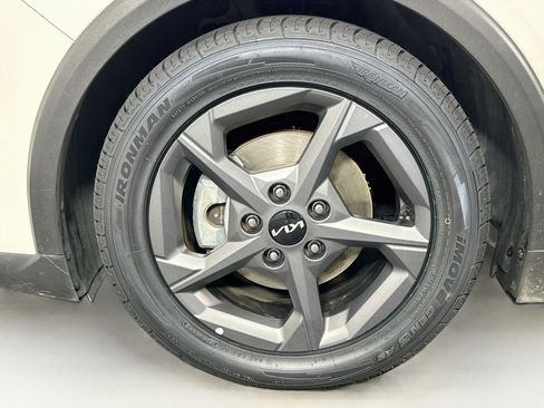 Used 2025 Kia K4 FWD image 11