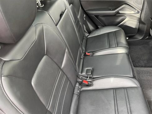 Used 2023 Porsche Cayenne Platinum Edition image 29
