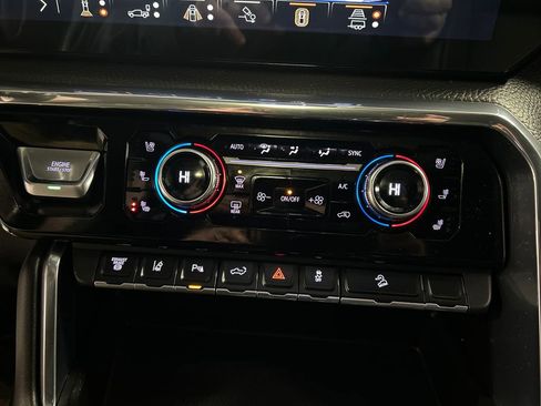 Used 2024 GMC Sierra 3500 Denali w/ Technology Package image 19