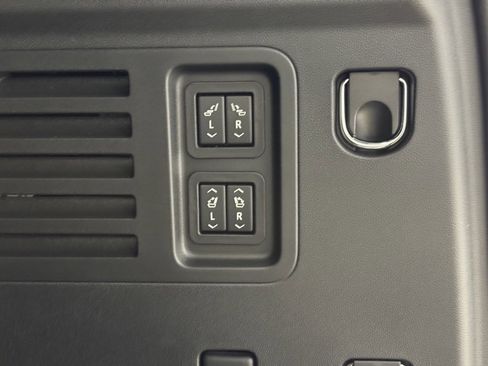 New 2026 Chevrolet Traverse RS image 25