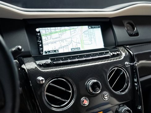 Used 2021 Rolls-Royce Cullinan Black Badge image 47