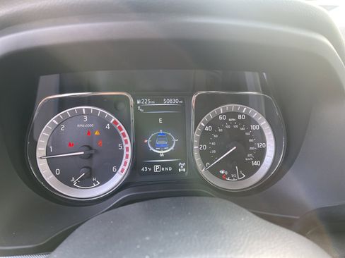 Used 2016 Nissan Titan PRO-4X w/ Pro-4x Convenience Package image 6