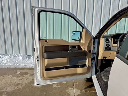 Used 2014 Ford F150 Lariat w/ Lariat Chrome Package image 13