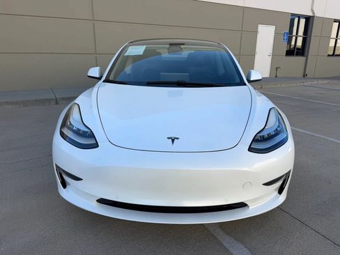 Used 2020 Tesla Model 3 Standard Range Plus RWD image 2