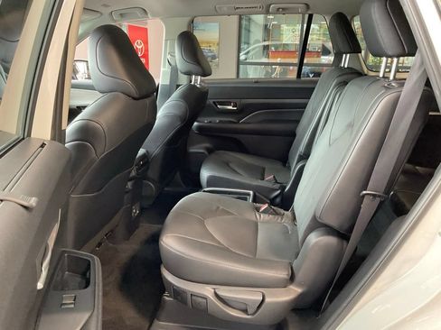 Certified 2024 Toyota Grand Highlander AWD image 22