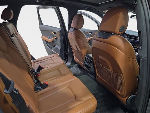 Used 2025 Audi Q7 3.0T Prestige w/ Prestige Package image 13