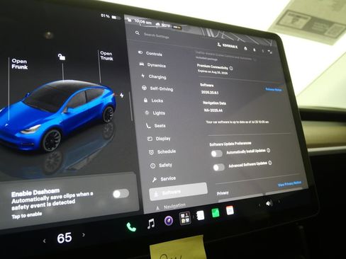 Used 2022 Tesla Model Y Long Range AWD/4WD image 21