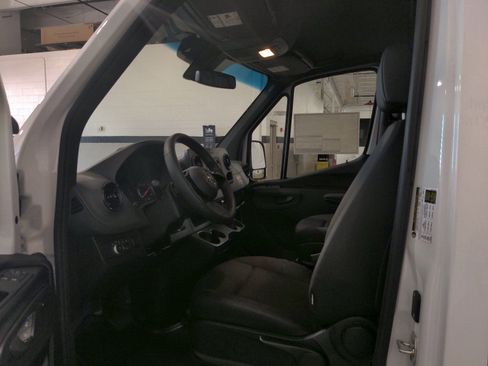 New 2025 Mercedes-Benz Sprinter 2500 image 8