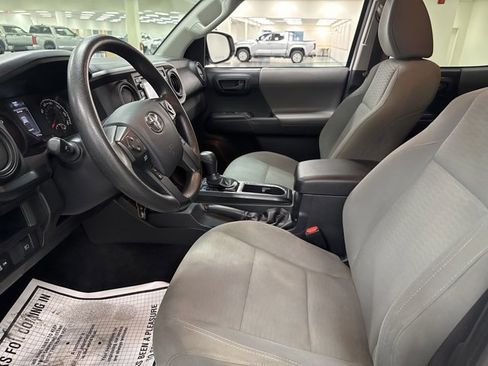 Used 2019 Toyota Tacoma SR image 19