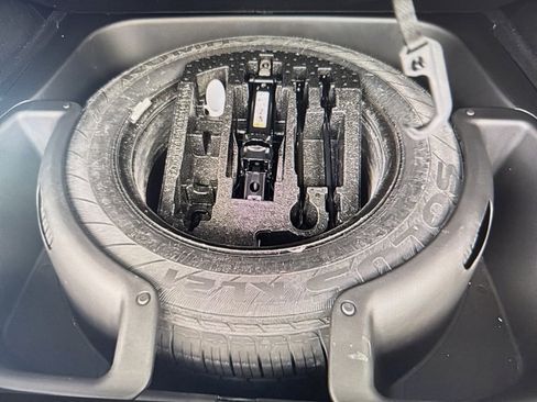 Used 2018 Jeep Grand Cherokee Overland w/ Jeep Active Safety Group image 6