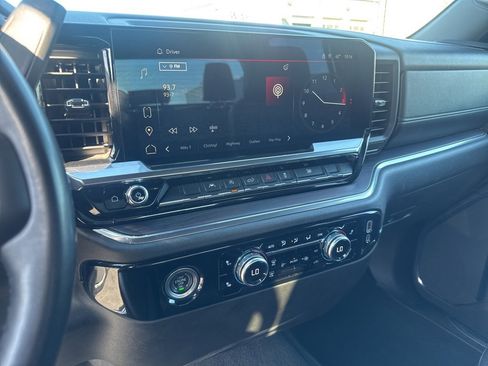 Used 2024 GMC Sierra 1500 SLT image 16