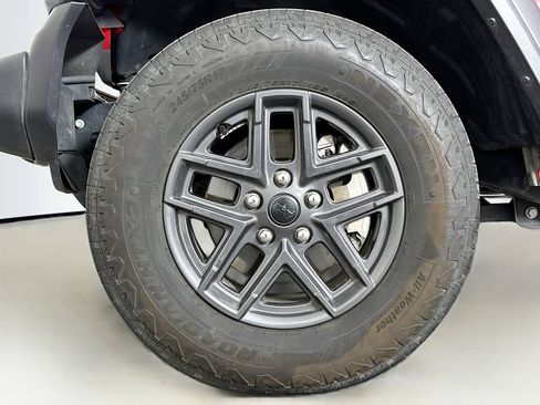 Used 2025 Jeep Wrangler Unlimited Sport AWD/4WD image 11