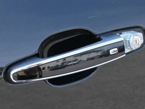 Used 2017 Chevrolet Volt LT w/ Comfort Package image 9