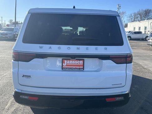 Used 2024 Jeep Wagoneer L Series II w/ Flexible Seating Group image 3