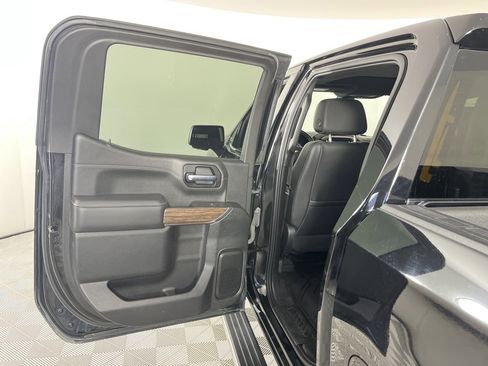 Used 2021 Chevrolet Silverado 1500 High Country w/ Technology Package image 12