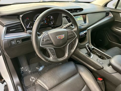 Used 2018 Cadillac XT5 Premium Luxury image 9