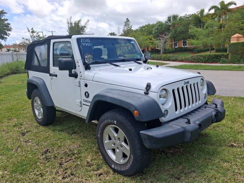 Used 2015 Jeep Wrangler Sport w/ Connectivity Group AWD/4WD image 4