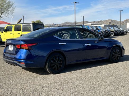 Used 2022 Nissan Altima 2.5 S image 5