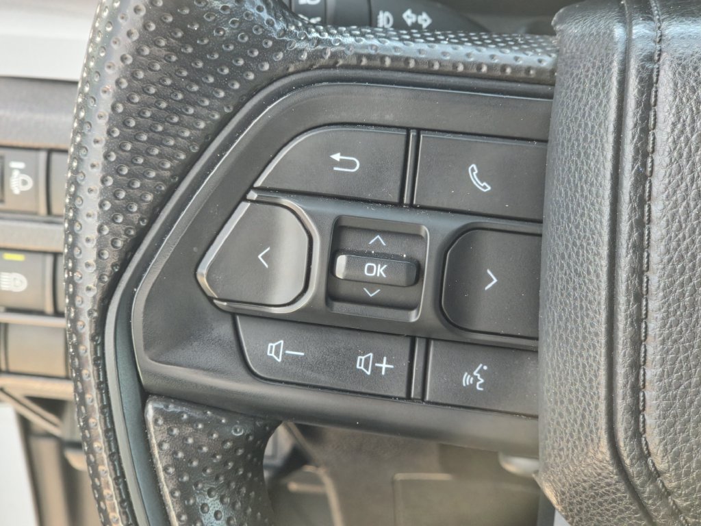 Used 2024 Toyota Tacoma SR5 AWD/4WD image 23