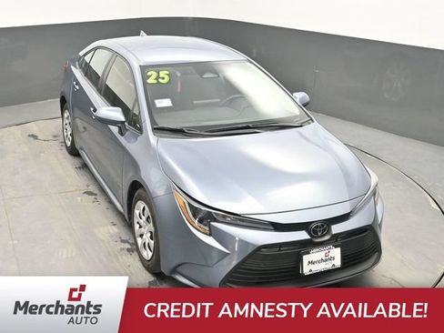 Used 2025 Toyota Corolla LE FWD image 17