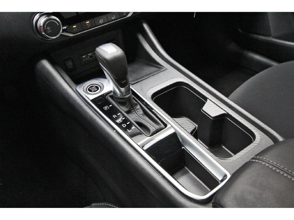 Certified 2025 Nissan Sentra SV FWD image 26