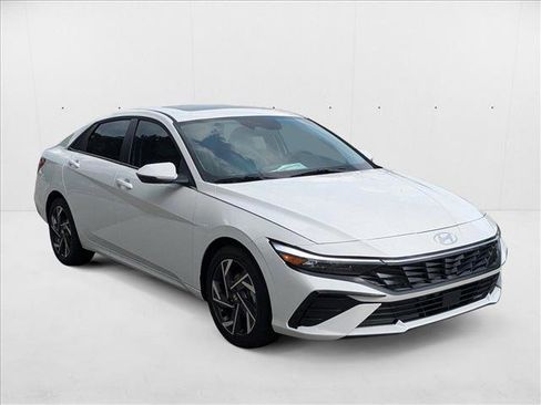 New 2025 Hyundai Elantra Limited image 6