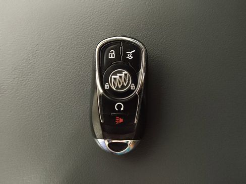 Used 2018 Buick Enclave Essence image 32