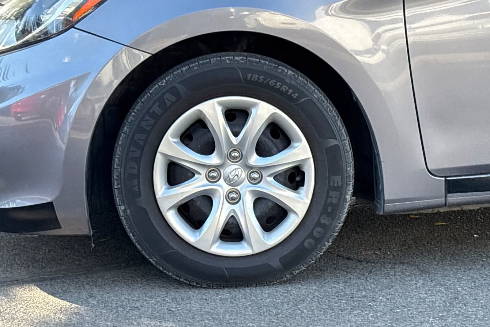 Used 2014 Hyundai Accent GS FWD image 11
