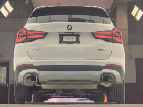 Used 2023 BMW X3 xDrive30i w/ Convenience Package w/ZPA AWD/4WD image 4