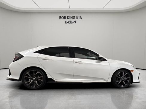 Used 2018 Honda Civic Sport image 6