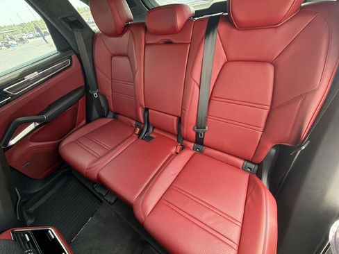 Used 2021 Porsche Cayenne Turbo S AWD/4WD image 13