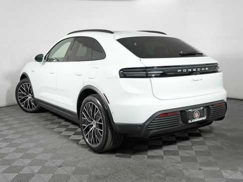 New 2026 Porsche Macan 4 Electric image 3