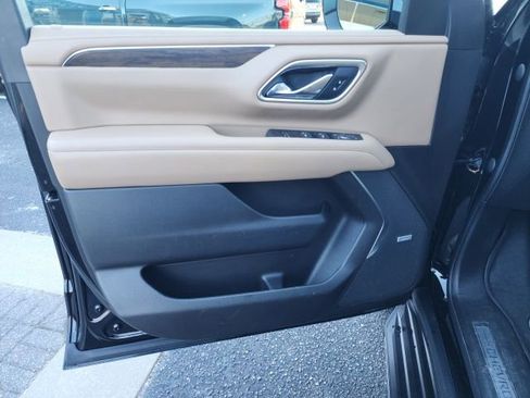 Used 2021 Chevrolet Tahoe Premier w/ Premium Package image 25