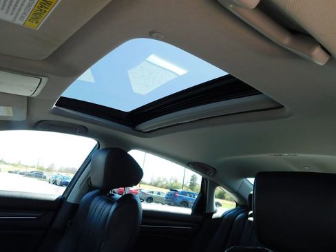 Certified 2018 Honda Accord Touring image 12