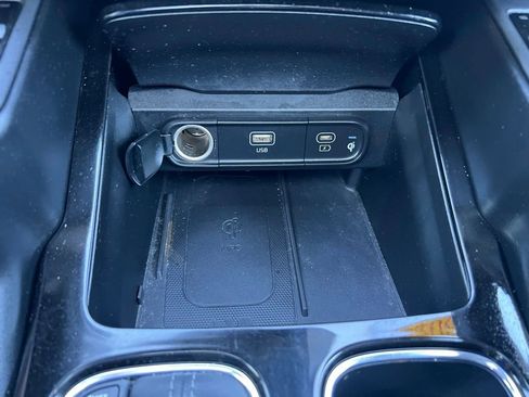 Used 2023 Kia Telluride AWD image 40