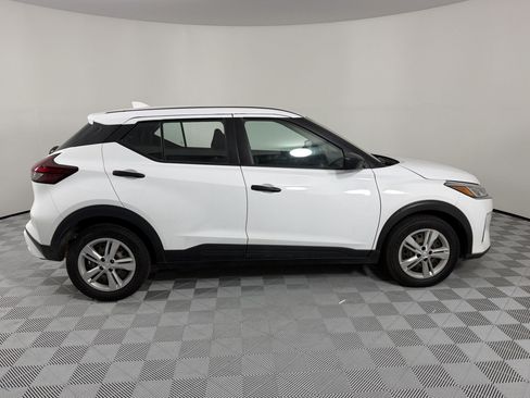 Used 2024 Nissan Kicks S FWD image 8