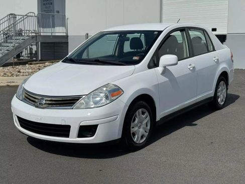 Used 2011 Nissan Versa 1.8 S FWD image 2