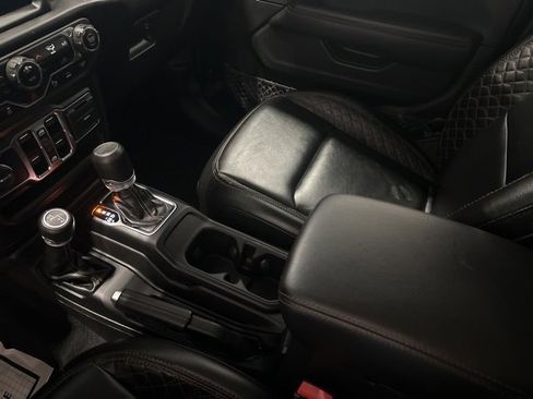 Used 2023 Jeep Gladiator Overland image 31