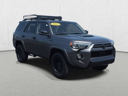 Used 2021 Toyota 4Runner Venture w/ Moonroof Package AWD/4WD image 3