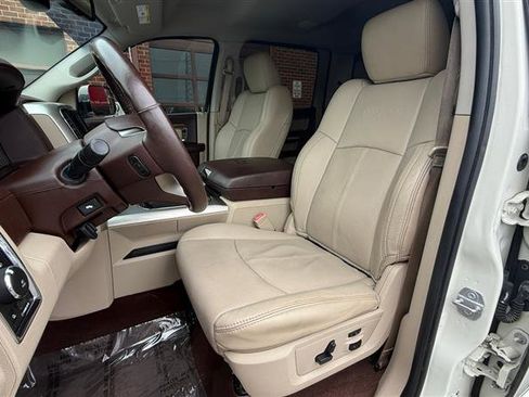 Used 2017 RAM 1500 Laramie w/ Convenience Group AWD/4WD image 26