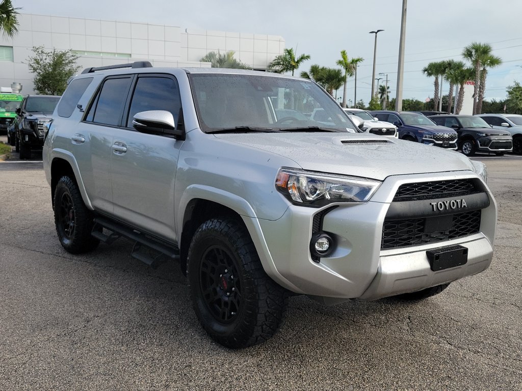 Used 2023 Toyota 4Runner TRD Off-Road Premium w/ Moonroof Package AWD/4WD image 3