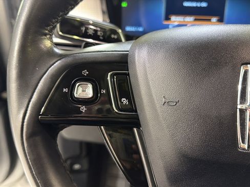 Used 2023 Lincoln Corsair Reserve w/ Equipment Group 201A FWD image 13