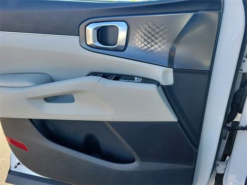 Certified 2024 Kia Sorento S w/ Panoramic Sunroof Package image 18
