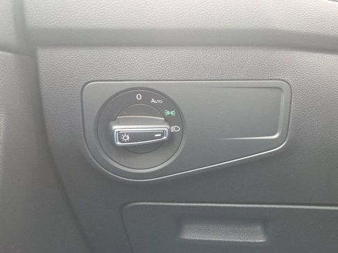 Used 2023 Volkswagen Tiguan SE R-Line image 29