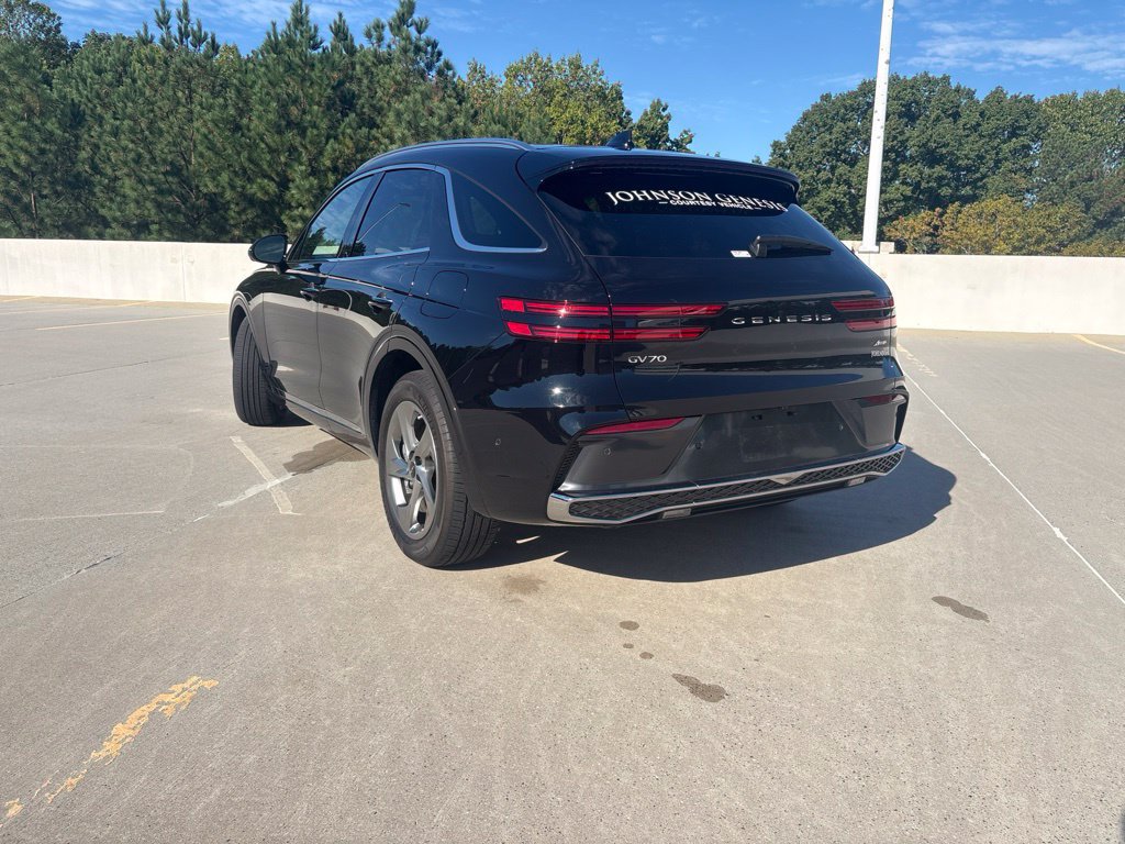 Used 2026 Genesis GV70 2.5T Advanced AWD/4WD image 3