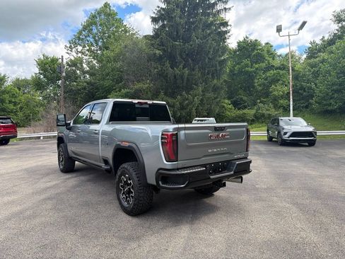 Used 2024 GMC Sierra 2500 AT4X AWD/4WD image 5