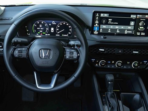 Used 2024 Honda Accord Touring image 19