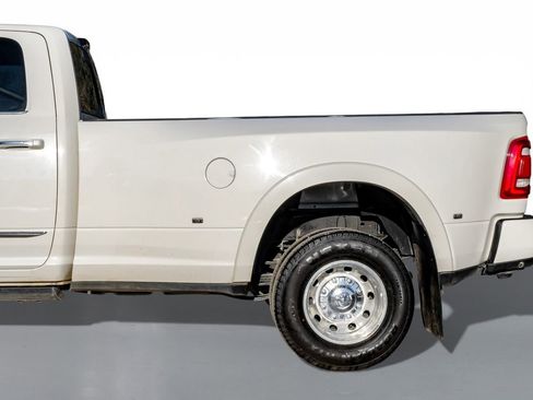 Used 2022 RAM 3500 Limited image 11