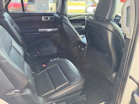 Used 2020 Ford Explorer XLT w/ Equipment Group 202A AWD/4WD image 14